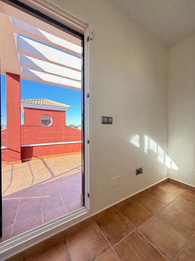 Image No.29-4 Bed Semi-Detached for sale