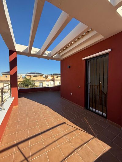 Image No.30-4 Bed Semi-Detached for sale