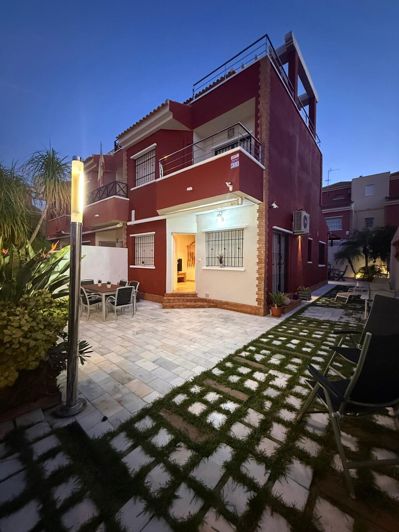 Image No.35-4 Bed Semi-Detached for sale