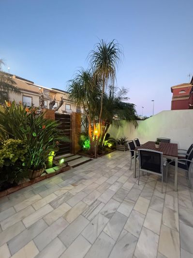 Image No.38-4 Bed Semi-Detached for sale