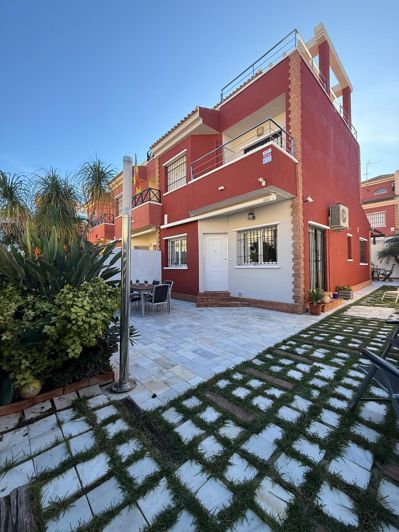 Image No.4-4 Bed Semi-Detached for sale
