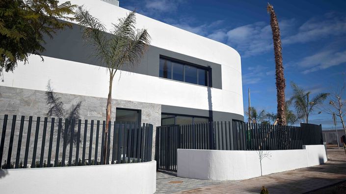 Image No.21-2 Bed Property for sale