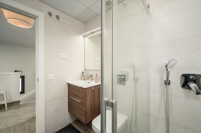 Image No.20-3 Bed Property for sale