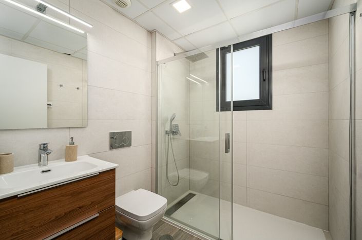 Image No.21-3 Bed Property for sale