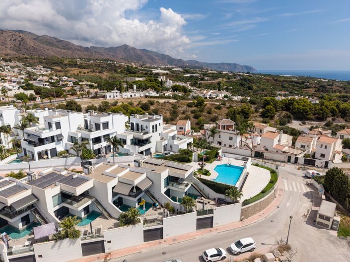 Image No.34-3 Bed Property for sale