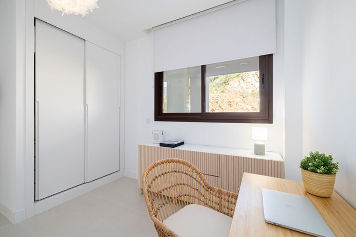 Image No.11-3 Bed Apartment for sale