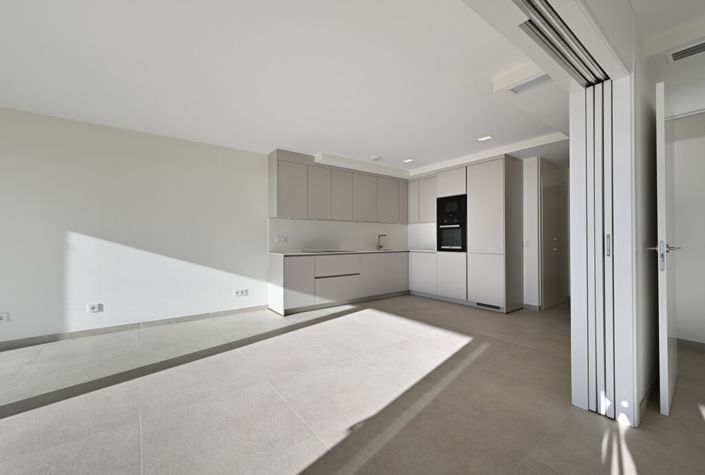 Image No.11-2 Bed Property for sale