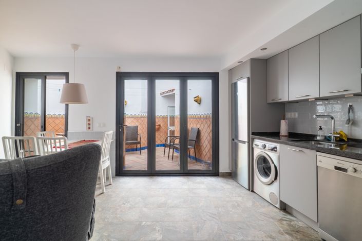 Image No.3-2 Bed Townhouse for sale