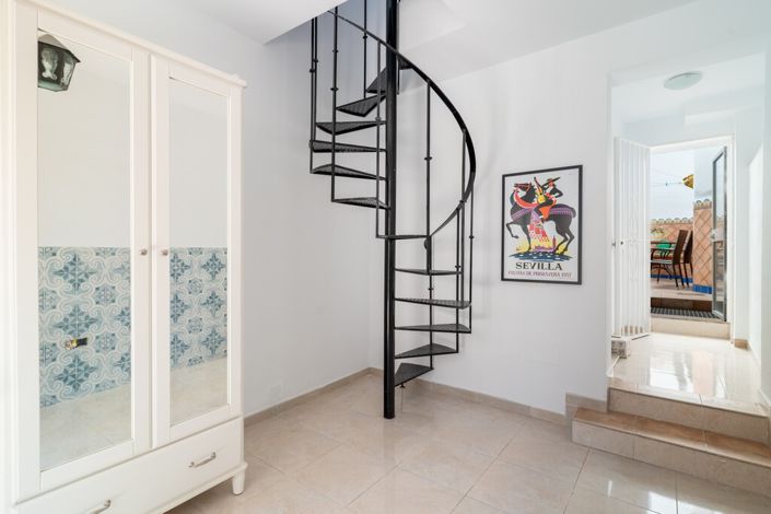 Image No.6-2 Bed Townhouse for sale