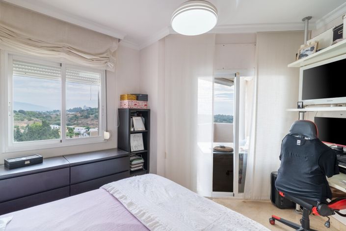 Image No.16-3 Bed Property for sale