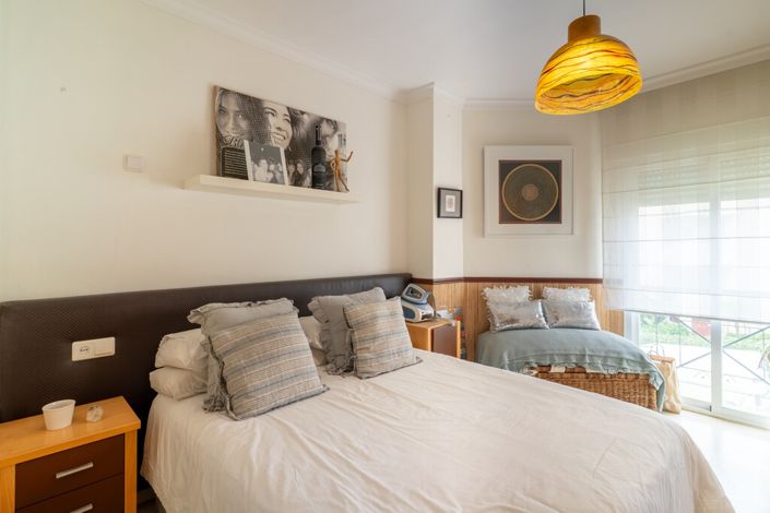 Image No.17-3 Bed Property for sale