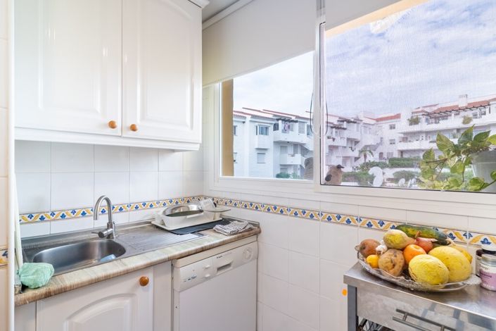 Image No.25-3 Bed Property for sale