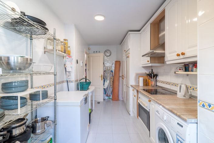 Image No.27-3 Bed Property for sale