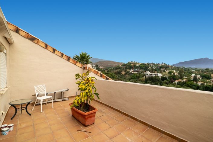 Image No.6-3 Bed Property for sale