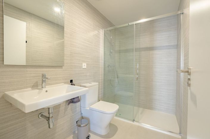 Image No.17-3 Bed Apartment for sale