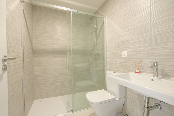 Image No.18-3 Bed Apartment for sale