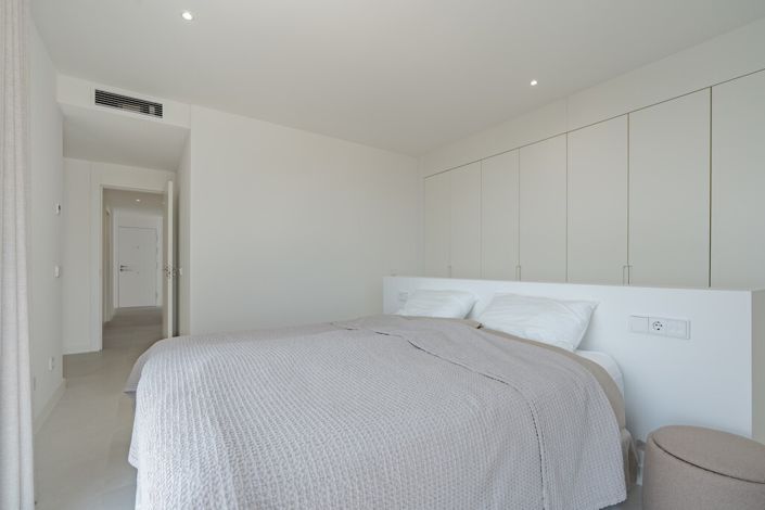 Image No.34-3 Bed Apartment for sale