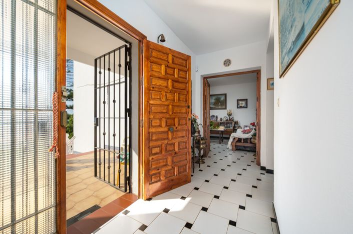 Image No.25-3 Bed Villa for sale