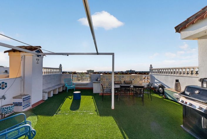 Image No.17-2 Bed Property for sale