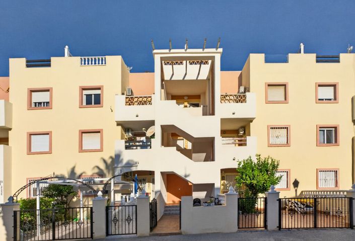 Image No.28-2 Bed Property for sale