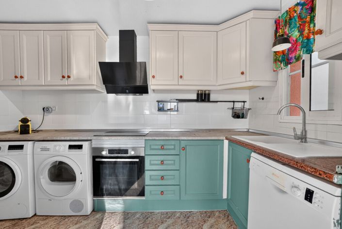 Image No.8-2 Bed Property for sale