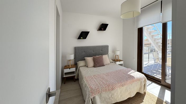 Image No.7-2 Bed Property for sale