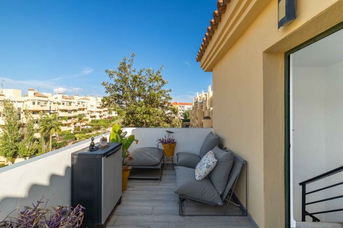 Image No.17-3 Bed Property for sale