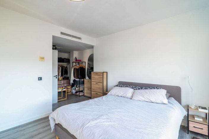 Image No.24-3 Bed Property for sale