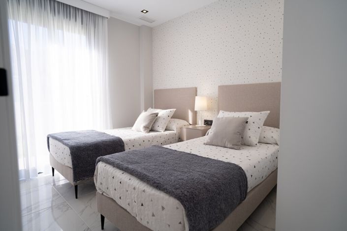 Image No.23-3 Bed Property for sale