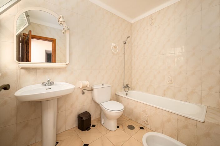 Image No.13-3 Bed Townhouse for sale