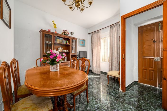 Image No.9-3 Bed Townhouse for sale
