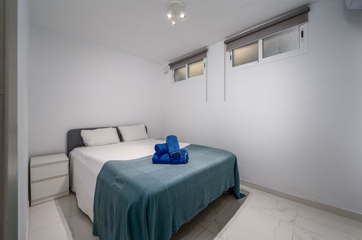 Image No.11-4 Bed Townhouse for sale