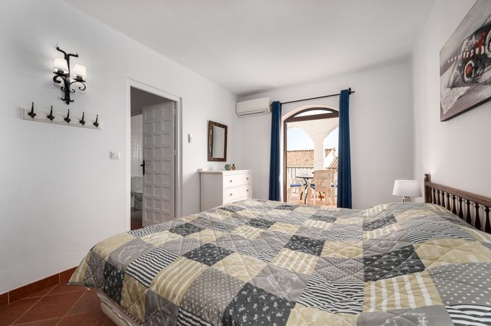 Image No.18-2 Bed Townhouse for sale