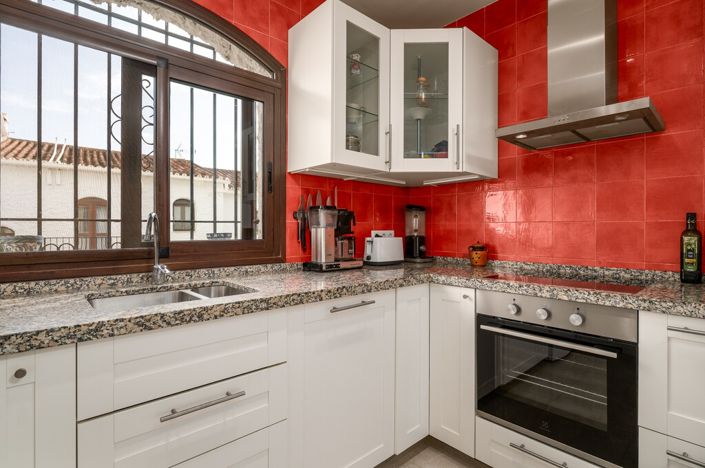 Image No.7-2 Bed Townhouse for sale