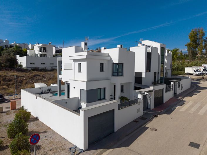 Image No.3-3 Bed Villa for sale