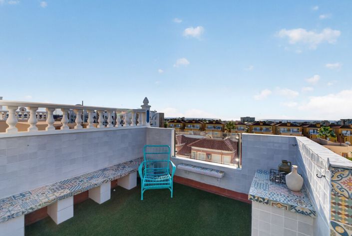 Image No.21-2 Bed Property for sale