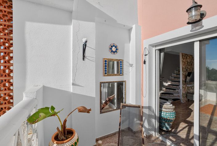 Image No.26-2 Bed Property for sale