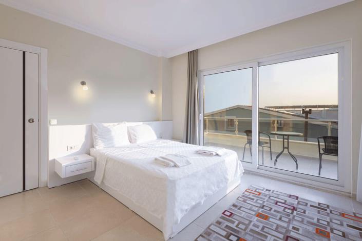 Image No.6-4 Bed Villa / Detached for sale