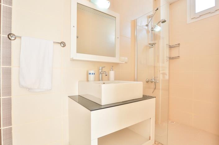 Image No.8-4 Bed Villa / Detached for sale