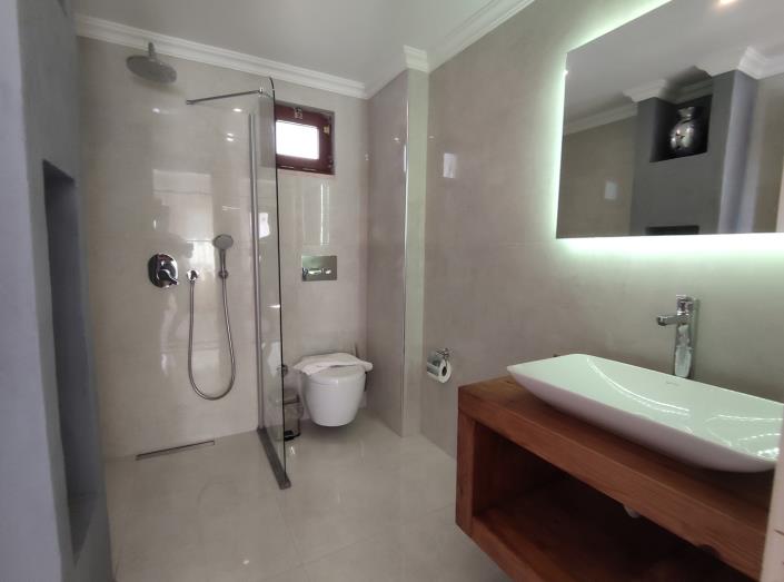 Image No.19-4 Bed Villa / Detached for sale