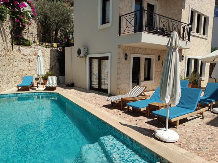 Image No.10-4 Bed Villa / Detached for sale