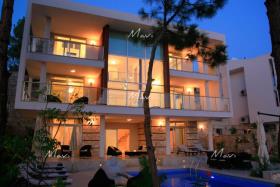 Image No.11-4 Bed Villa / Detached for sale