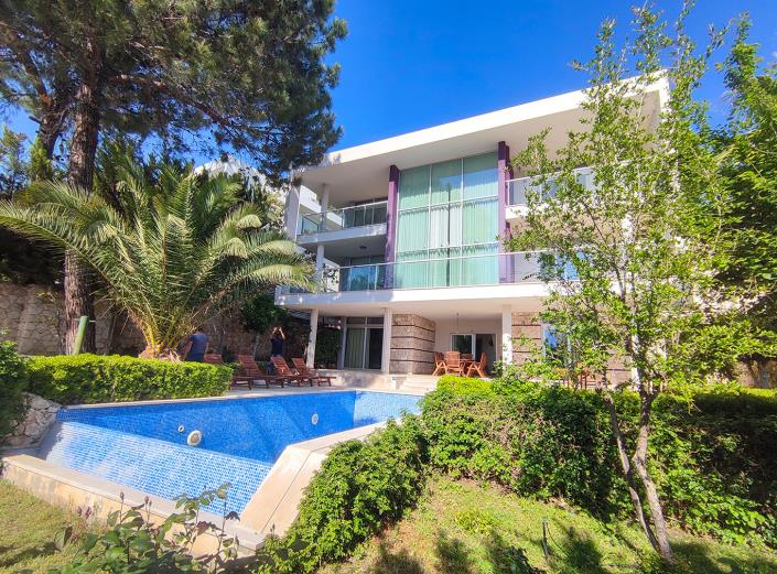 Image No.5-4 Bed Villa / Detached for sale