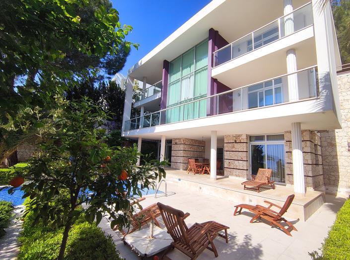 Image No.32-4 Bed Villa / Detached for sale