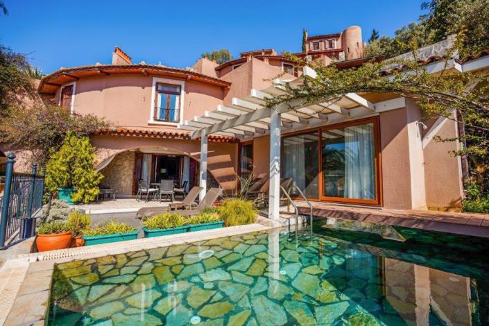 Image No.27-5 Bed Villa / Detached for sale