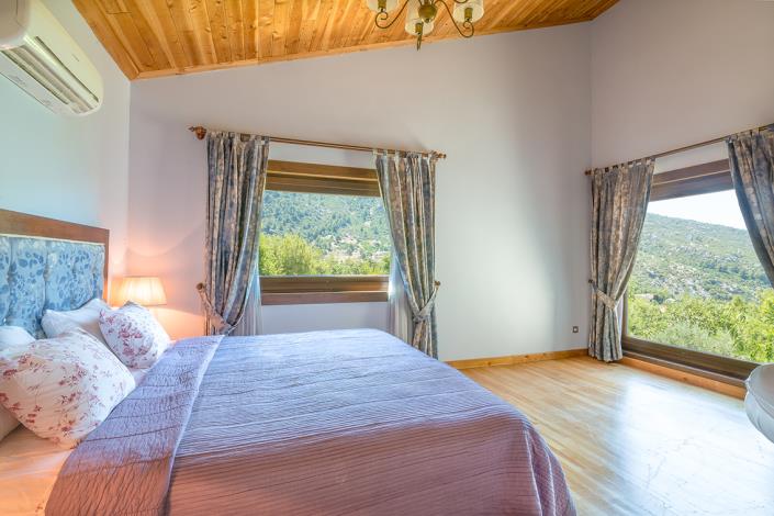 Image No.47-3 Bed Villa / Detached for sale