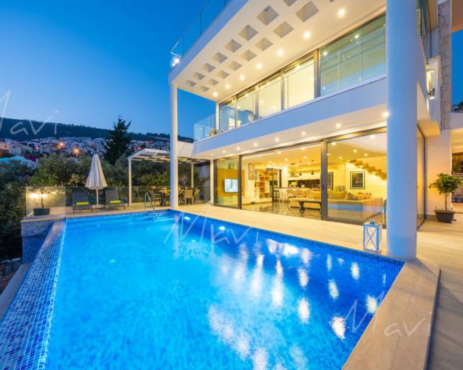 Image No.9-5 Bed Villa / Detached for sale