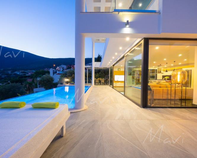 Image No.35-5 Bed Villa / Detached for sale