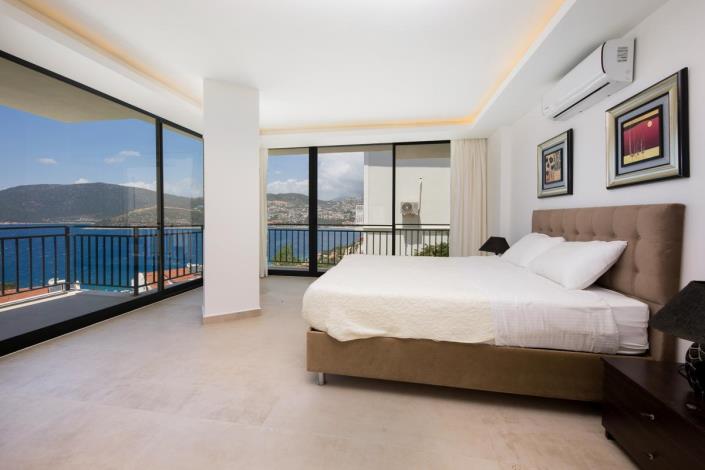 Image No.11-4 Bed Villa / Detached for sale