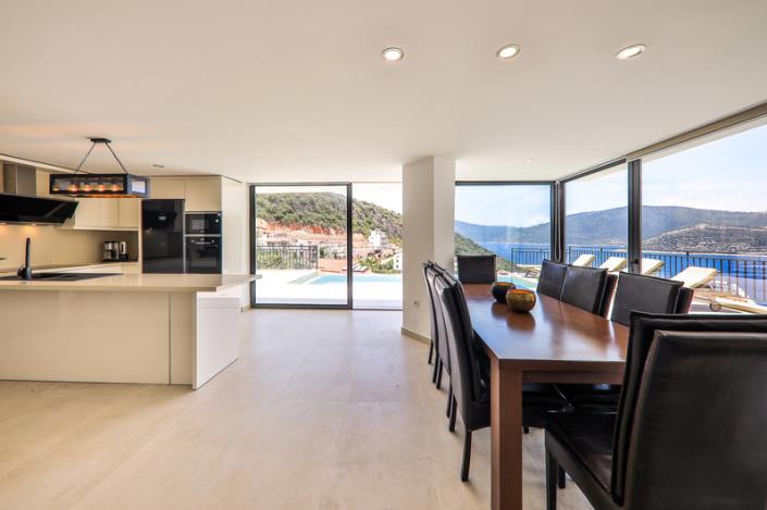 Image No.14-4 Bed Villa / Detached for sale